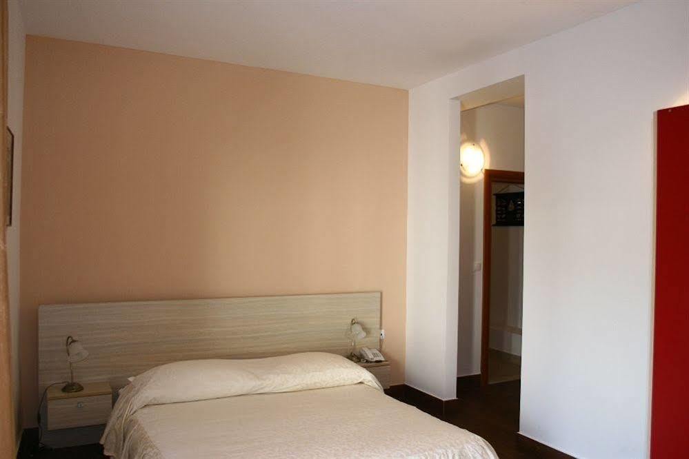 Pansion Epetium Hotel Stobrec Exterior photo